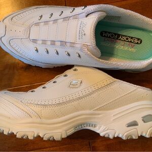 Women’s Skechers D’Lites
